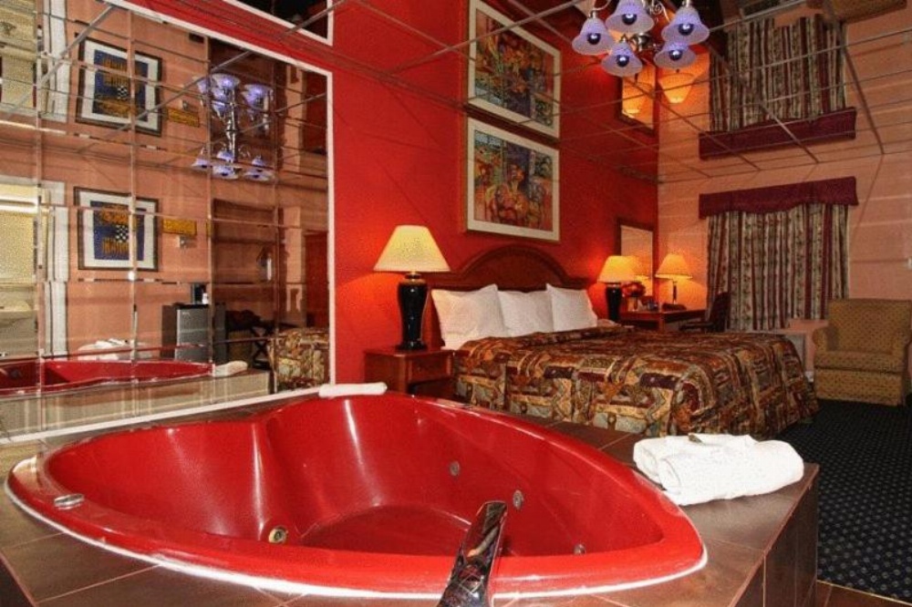 The Regal Inn & Suites Image 12