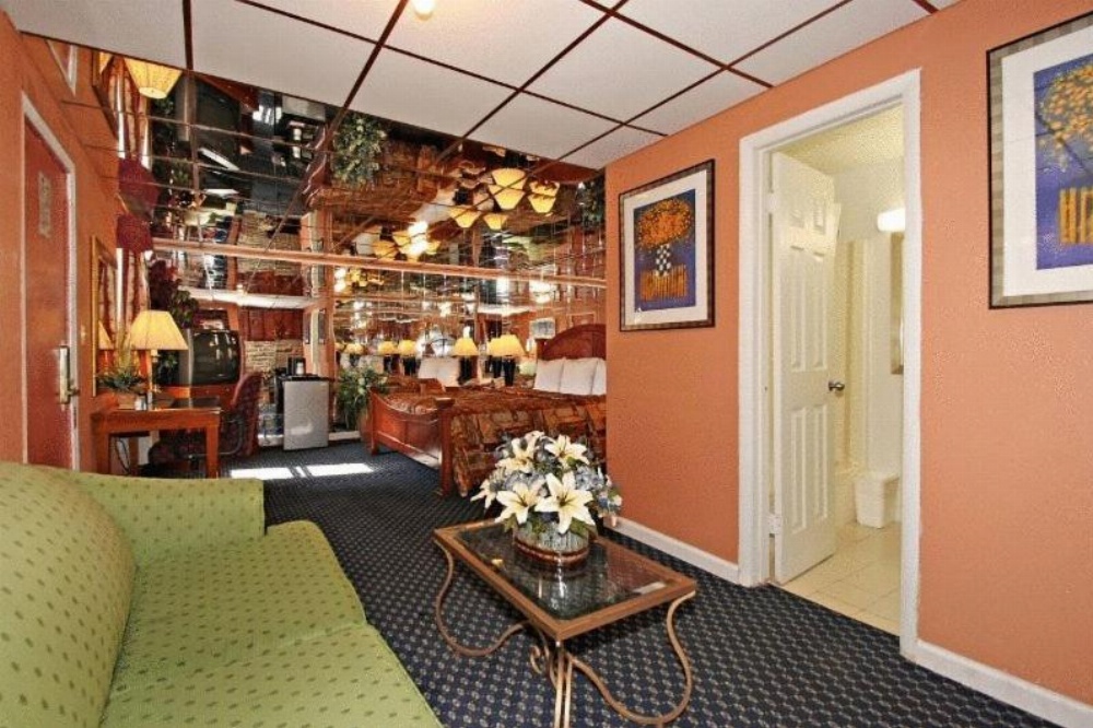 The Regal Inn & Suites Image 16