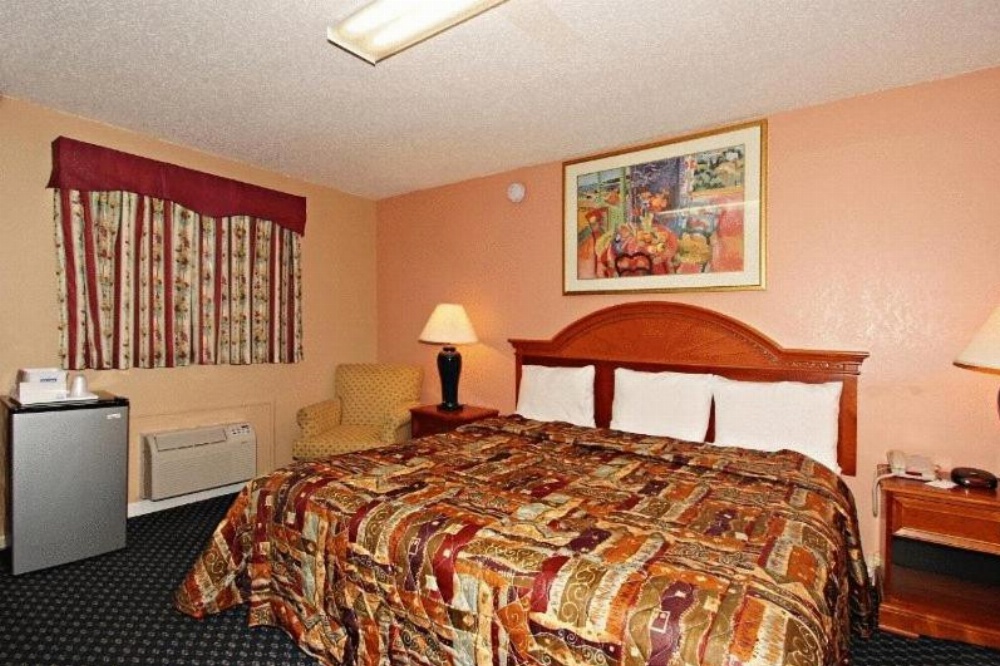 The Regal Inn & Suites Image 19