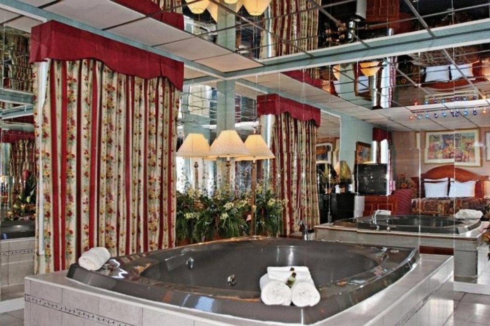 The Regal Inn & Suites Image 20