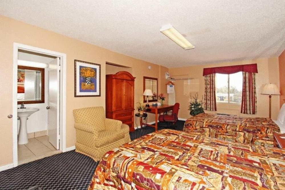 The Regal Inn & Suites Image 24