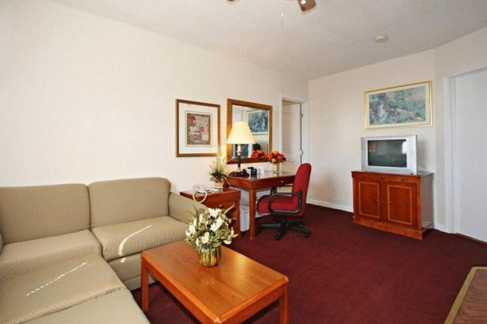 The Regal Inn & Suites Image 29