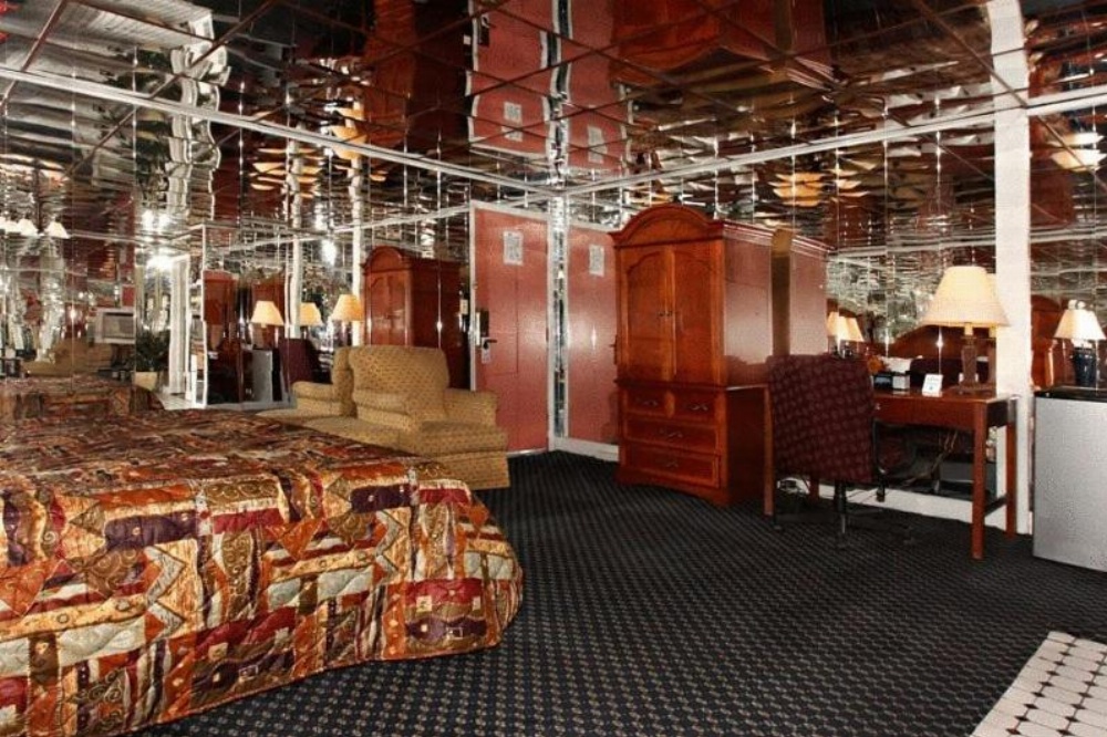 The Regal Inn & Suites Image 30